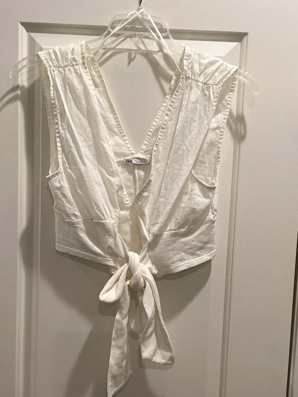 ZARA Cream Tie-Front V-Neck Sleeveless Crop Top